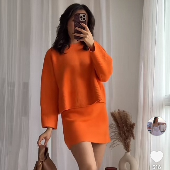 NWT ZARA 2025 collection blogger fav skirt size S 
🚨PRICE FIRM NO DISCOUNT - Picture 4 of 16